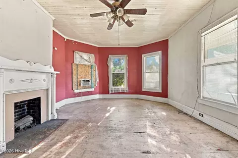 Living - 653 Third St, Ayden, NC 28513 photo 3 of 6