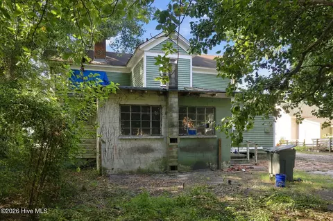 Exterior - 653 Third St, Ayden, NC 28513 photo 13 of 17