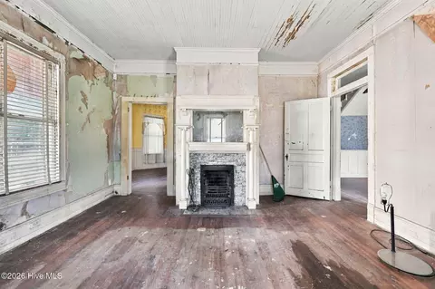 Living - 653 Third St, Ayden, NC 28513 photo 2 of 6