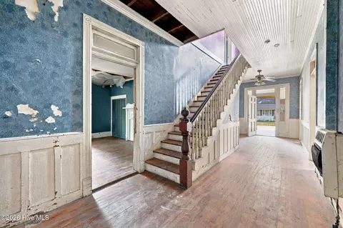 Entry Way - 653 Third St, Ayden, NC 28513 photo 2 of 3