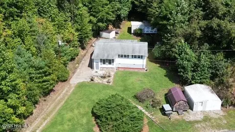 1631 Beech Creek Rd, Robbinsville, NC 28771