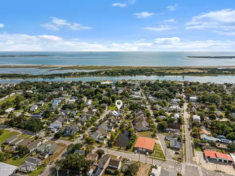 301 Hedrick St, Beaufort, NC 28516