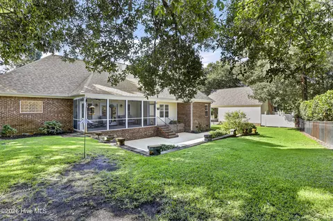 Exterior - 302 Pecan Ct, Hampstead, NC 28443 photo 3 of 12
