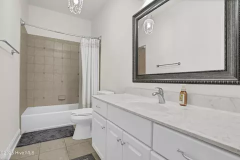 Bath - 302 Pecan Ct, Hampstead, NC 28443 photo 4 of 4