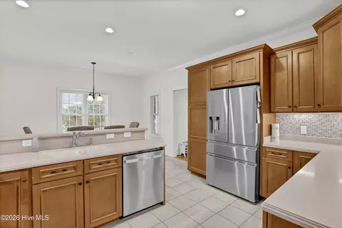 Kitchen - 302 Pecan Ct, Hampstead, NC 28443 photo 4 of 4