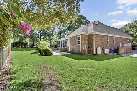 Exterior - 302 Pecan Ct, Hampstead, NC 28443 photo 8 of 12