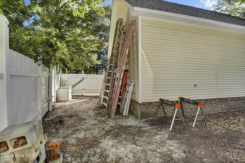 Exterior - 302 Pecan Ct, Hampstead, NC 28443 photo 12 of 12