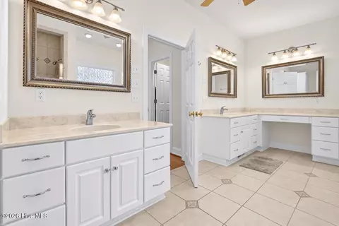 Bath - 302 Pecan Ct, Hampstead, NC 28443 photo 1 of 4