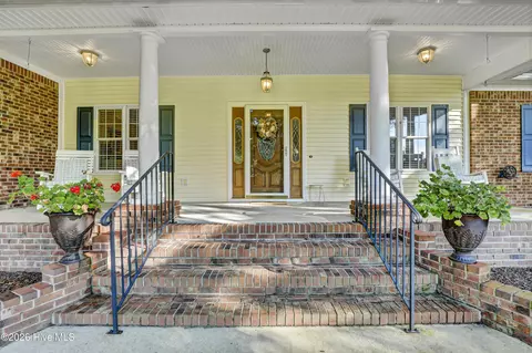 Exterior - 302 Pecan Ct, Hampstead, NC 28443 photo 9 of 12