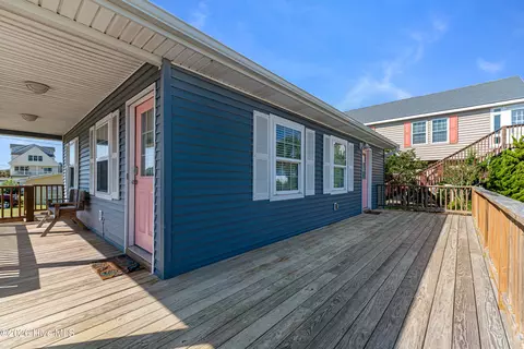 Exterior - 312 E Bogue Blvd, Atlantic Beach, NC 28512 photo 4 of 12