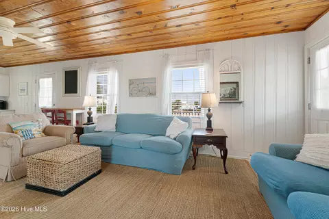 Living - 312 E Bogue Blvd, Atlantic Beach, NC 28512 photo 2 of 4