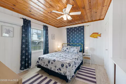 Bedroom - 312 E Bogue Blvd, Atlantic Beach, NC 28512 photo 1 of 7