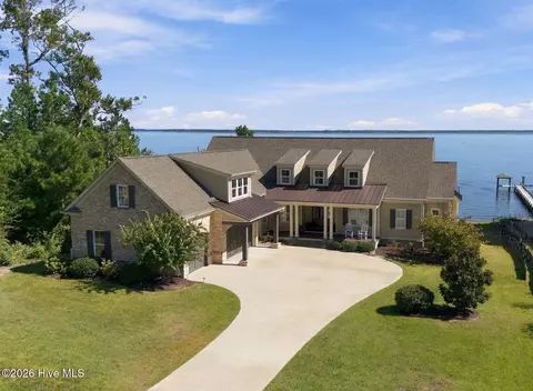 110 Stillwood Ct, New Bern, NC 28560