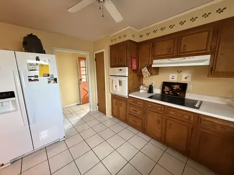 Kitchen - 3104 Whiteoak Rd, Thomson, GA 30824 photo 3 of 3
