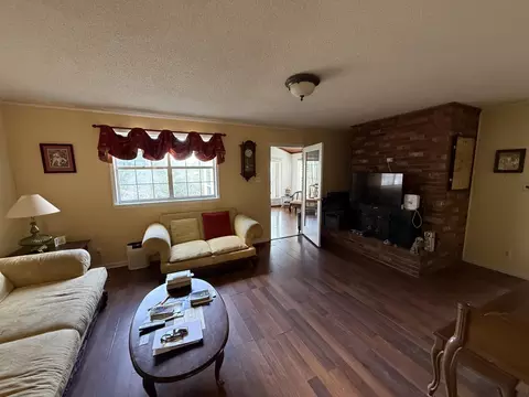 Living - 3104 Whiteoak Rd, Thomson, GA 30824 photo 2 of 3