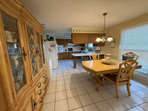 Dining - 3104 Whiteoak Rd, Thomson, GA 30824 photo 3 of 3