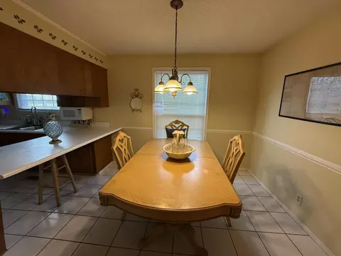 Dining - 3104 Whiteoak Rd, Thomson, GA 30824 photo 2 of 3