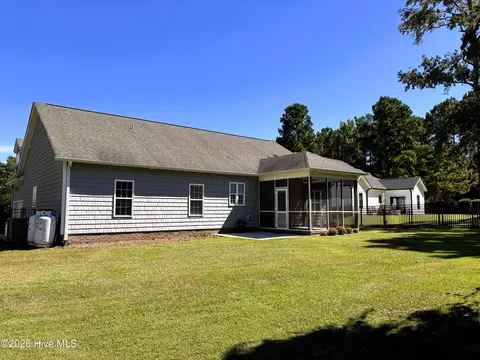 Exterior - 25 Sailview Ct, Hampstead, NC 28443 photo 5 of 6