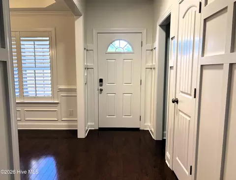 Entry Way - 25 Sailview Ct, Hampstead, NC 28443 photo 1 of 2
