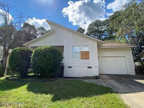438 Wilder Dr, Fayetteville, NC 28314