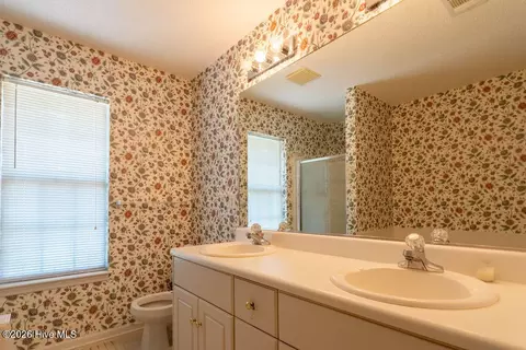 Bath - 1103 Maple Ridge Ct, Evans, GA 30809 photo 4 of 7