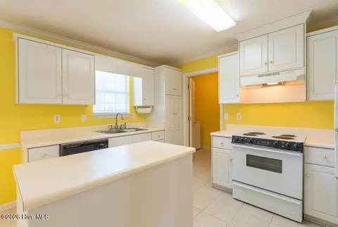 Kitchen - 1103 Maple Ridge Ct, Evans, GA 30809 photo 1 of 2