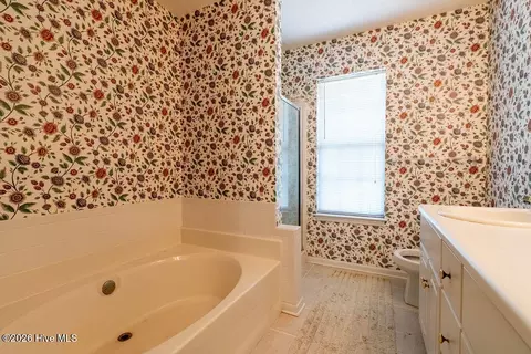 Bath - 1103 Maple Ridge Ct, Evans, GA 30809 photo 3 of 7