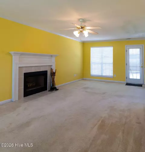 Living - 1103 Maple Ridge Ct, Evans, GA 30809 photo 5 of 5