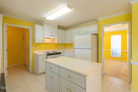 Kitchen - 1103 Maple Ridge Ct, Evans, GA 30809 photo 2 of 2
