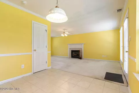 Living - 1103 Maple Ridge Ct, Evans, GA 30809 photo 4 of 5