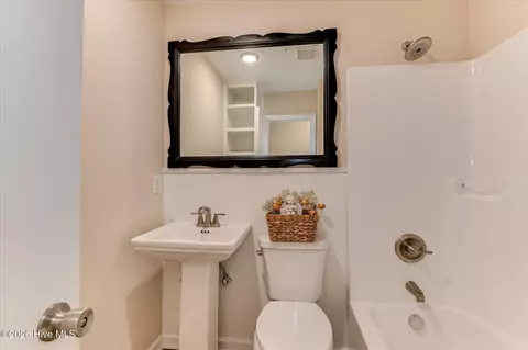 Bath - 4380 Roxbury Dr, Evans, GA 30809 photo 3 of 3