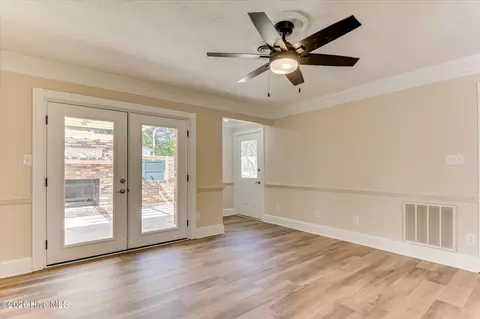 Living - 4380 Roxbury Dr, Evans, GA 30809 photo 2 of 3