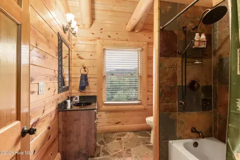 Bath - 755 Wehutty Rd, Murphy, NC 28906 photo 5 of 9