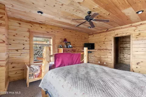 Bedroom - 755 Wehutty Rd, Murphy, NC 28906 photo 16 of 19