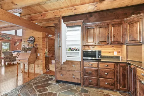 Kitchen - 755 Wehutty Rd, Murphy, NC 28906 photo 2 of 5