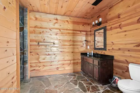 Bath - 755 Wehutty Rd, Murphy, NC 28906 photo 6 of 9