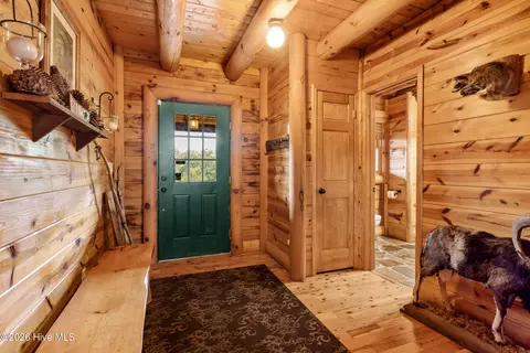 Entry Way - 755 Wehutty Rd, Murphy, NC 28906 photo 3 of 15