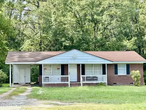 18040 Wagram Rd, Laurinburg, NC 28352