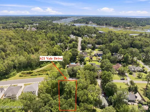 621 Vale Dr, Wilmington, NC 28411
