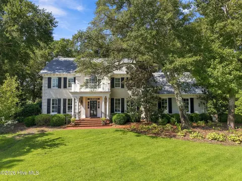 1924 London Ln, Wilmington, NC 28405