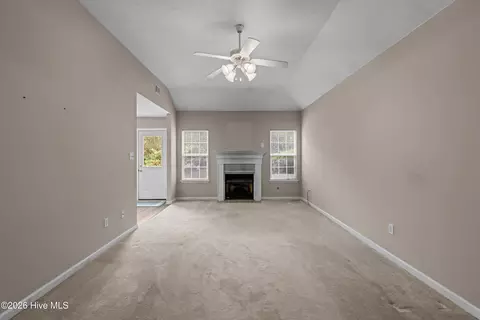 Living - 2071 Summerton Cir, Evans, GA 30809 photo 3 of 5