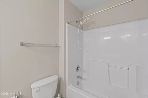 Bath - 2071 Summerton Cir, Evans, GA 30809 photo 5 of 5