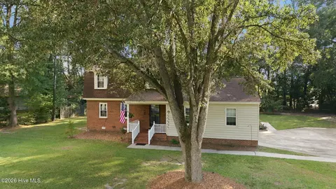 201 Evanswood Dr, Greenville, NC 27858