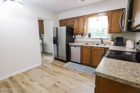 Kitchen - 4140 Sawgrass Ct, Evans, GA 30809 photo 3 of 4