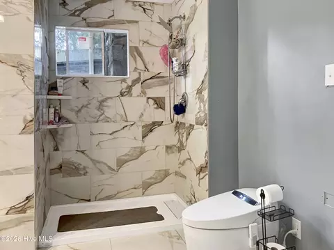Bath - 2405 Bream Ave, Augusta, GA 30907 photo 2 of 3