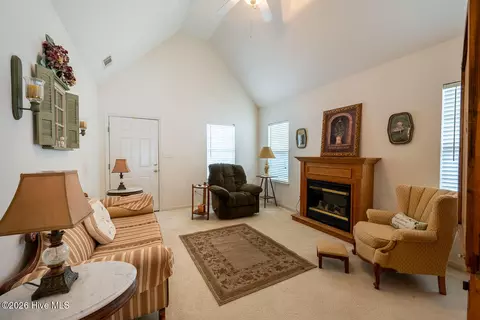 Living - 621 Dunloe Cir, Evans, GA 30809 photo 1 of 1