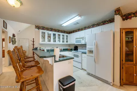 Kitchen - 621 Dunloe Cir, Evans, GA 30809 photo 1 of 2