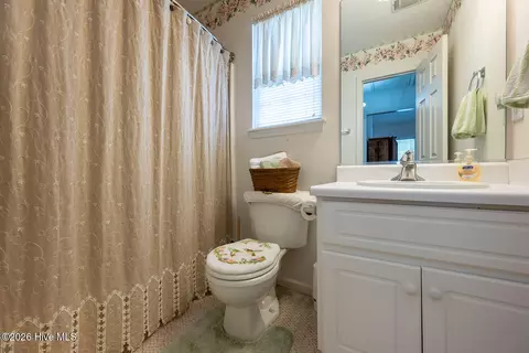 Bath - 621 Dunloe Cir, Evans, GA 30809 photo 2 of 2