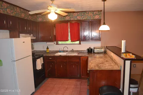 Kitchen - 859 Bennock Mill Rd, Augusta, GA 30906 photo 2 of 3