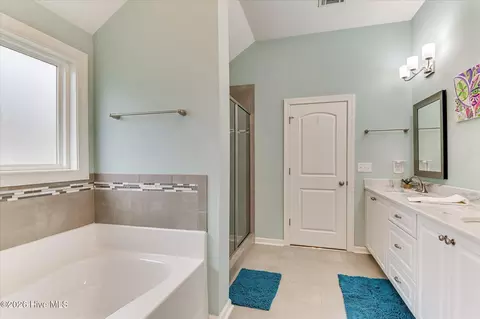 Bath - 5364 Copse Dr, Augusta, GA 30909 photo 4 of 7